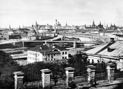 Вид Кремля и Устьинского (на Москве-реке) моста от Вшивой горки