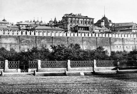 Кремль от Александровского сада