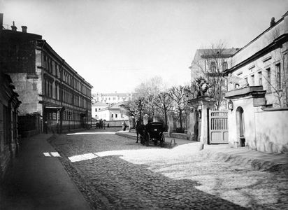 Малый Кисловский переулок в сторону Большой Никитской улицы