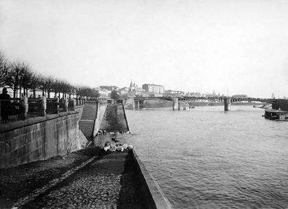 Устьинский мост с Вшивой горкой от Москворецкой набережной